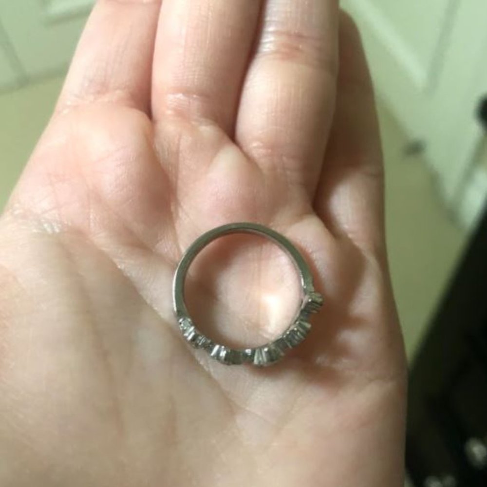Crown Ring - Picture 4 of 4